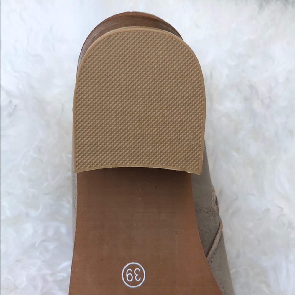 ✨HP!✨ BEST SELLER! Tan Leather Booties✨ - Picture 5 of 5